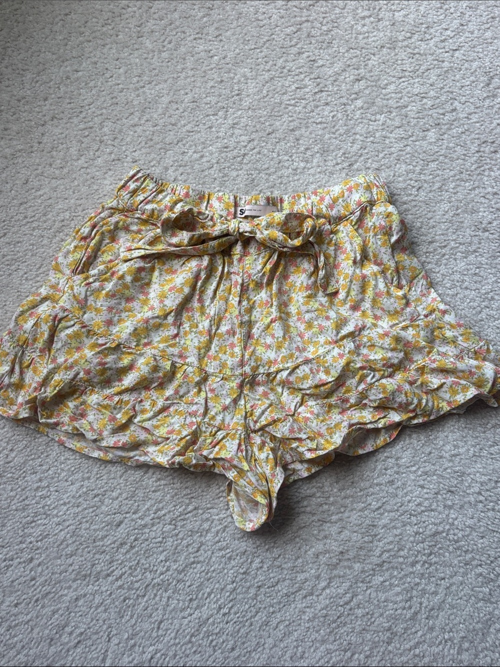 Floral High-Waist Tie Front Shorts in Yellow